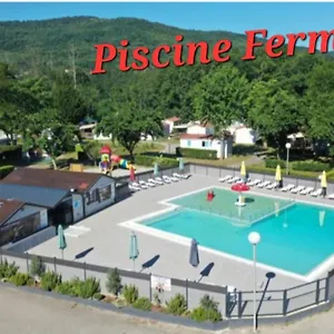 Camping Chalet Pour 5 Personnes équipé Sur Emplacement Ombragé, Foix